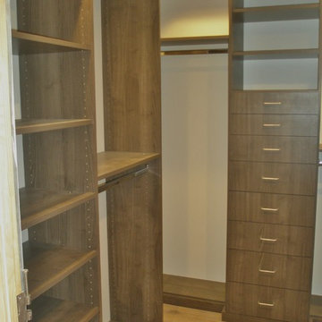 Wood Accented Walk-in