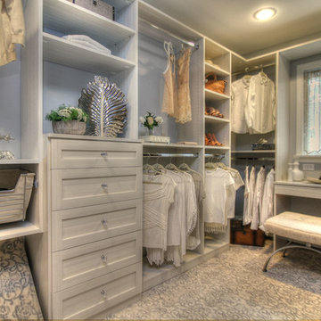Woodbury Master Bedroom Walk-in Closet