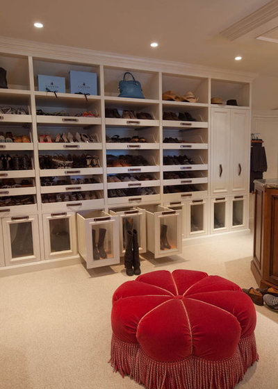 Traditional Closet by Woodmeister Master Builders