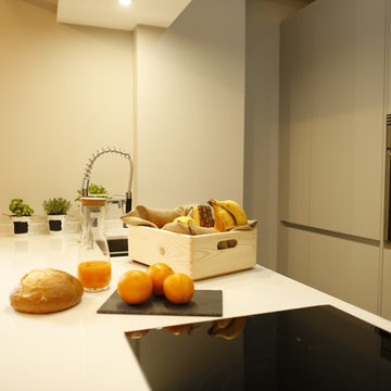 Cocina moderna y espaciosa