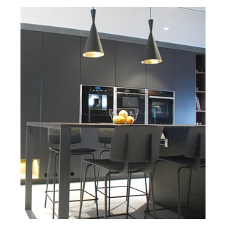 Mesa de cocina con banco a medida - Modern - Kitchen - Barcelona - by RM  Estudi d´interior