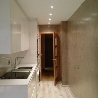 Modelo de cocina de microcemento, clásica renovada, con microcemento