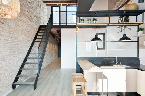 Industrial Kitchen by Fotointeriores