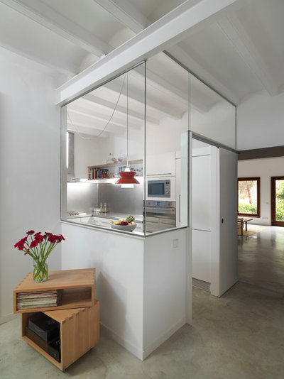コンテンポラリー キッチン by Soto-Lay Architects