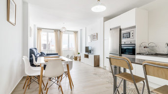 Cocina, comedor y salon en un amplio espacio luminoso con vista al mar en Conil