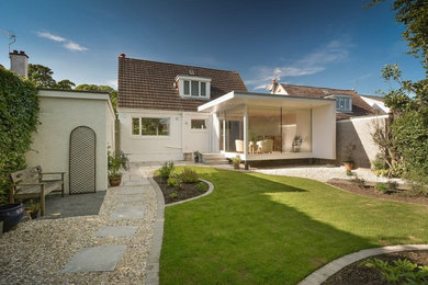 Inspiration for a medium sized contemporary conservatory in Edinburgh.