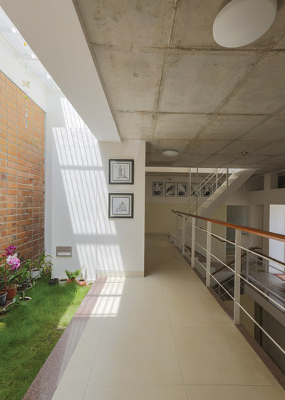 Contemporary Corridor by Gaurav Roy Choudhury Architects