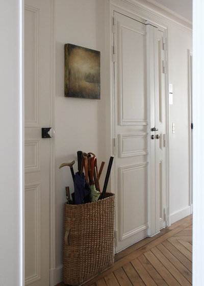 Classique Chic Couloir by Kasha Paris