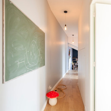 couloir avec rangements intégrés
