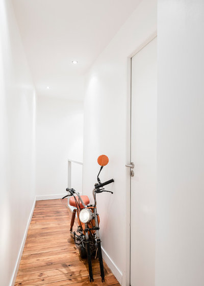 Moderne Couloir by Stanislas Ledoux