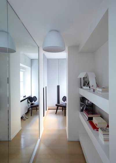 Contemporary Hall by Bismut & Bismut Architectes