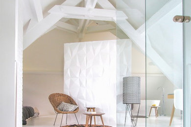 Свежая идея для дизайна: коридор среднего размера в скандинавском стиле с белыми стенами - отличное фото интерьера