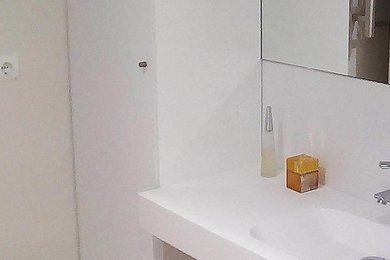 バレンシアにあるトランジショナルスタイルのおしゃれな浴室の写真