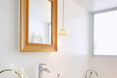 バルセロナにあるトランジショナルスタイルのおしゃれな浴室 (ベッセル式洗面器) の写真