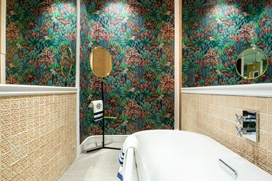 マドリードにあるトロピカルスタイルのおしゃれな浴室の写真