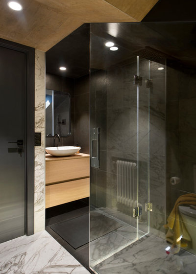 Contemporary Bathroom by Egue y Seta