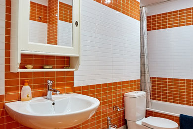 マドリードにあるコンテンポラリースタイルのおしゃれな浴室の写真