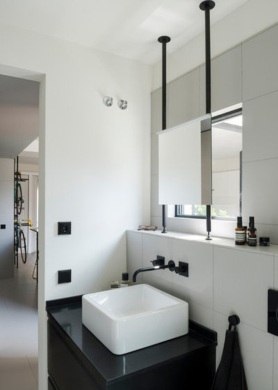 Modern Badezimmer by CaSA - Colombo and Serboli Architecture