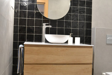 他の地域にあるラグジュアリーなインダストリアルスタイルのおしゃれな浴室の写真