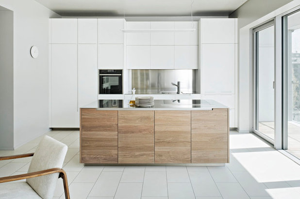 Contemporary Kitchen by Paolo Frello & Partners