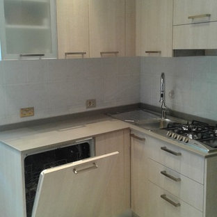 Immagine di una cucina minimalista
