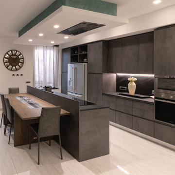 CUCINA CON ISOLA ATTREZZATA