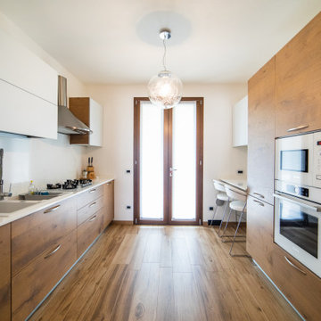 Cucina contemporanea in Legno