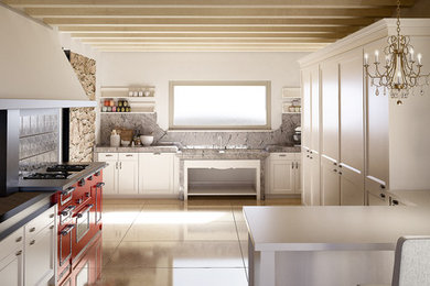 他の地域にある高級な巨大なラスティックスタイルのおしゃれなキッチン (シングルシンク、レイズドパネル扉のキャビネット、ベージュのキャビネット、ステンレスカウンター、グレーのキッチンパネル、モザイクタイルのキッチンパネル、シルバーの調理設備、ライムストーンの床、ベージュの床、グレーのキッチンカウンター) の写真