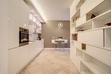 Inspiration for a modern kitchen remodel in Rome