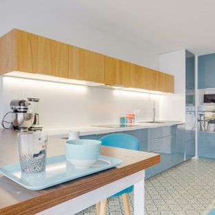 Réalisation d'une cuisine design.