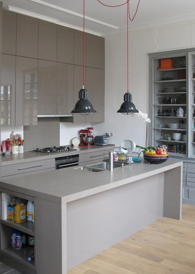 Современный Кухня by architecte d'intérieur CFAI