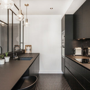 Réalisation d'une cuisine design.
