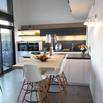 Création d'un espace cuisine/repas dans un Loft place de l'Ormeau à Toulouse