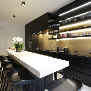 Cuisine contemporaine dans un appartement à Paris Monceau