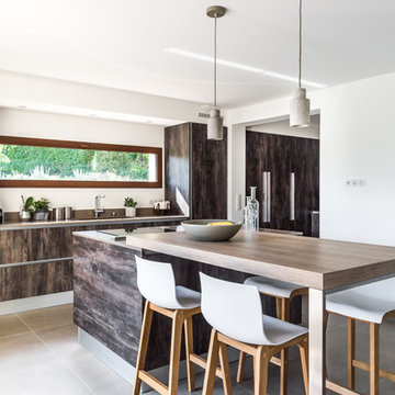 Cuisine lumineuse dans une villa paisible
