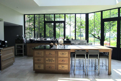 Photo of a large modern kitchen in Lyon.