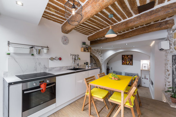 Contemporary Kitchen by Franck Minieri, Photographer