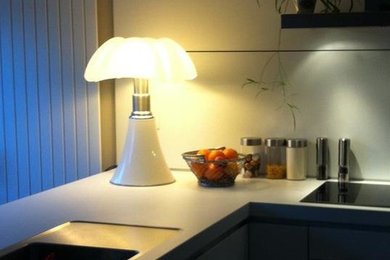 Example of a trendy kitchen design in Lille