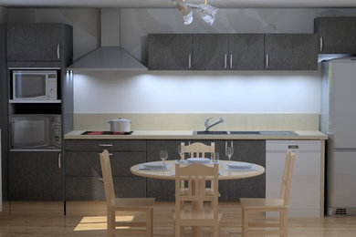 Foto på ett litet funkis linjärt kök med öppen planlösning, med en dubbel diskho, släta luckor, svarta skåp, laminatbänkskiva, beige stänkskydd, stänkskydd i trä, rostfria vitvaror, ljust trägolv och brunt golv