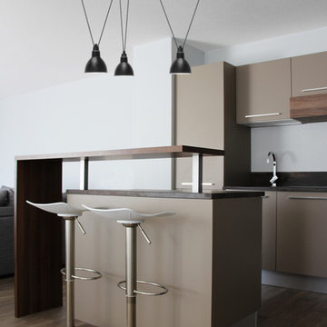Rénovation cuisine contemporaine dans un appartement.