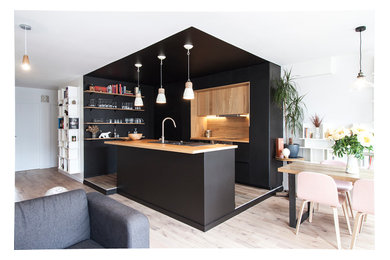 Design ideas for a contemporary kitchen in Nantes.