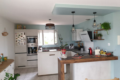 トゥールーズにあるコンテンポラリースタイルのおしゃれなキッチンの写真