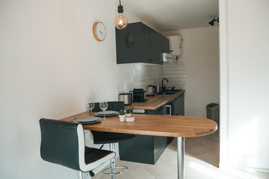 Design ideas for a contemporary kitchen in Marseille.