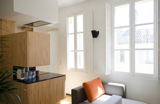 Contemporary Kitchen by Martins Afonso atelier de design