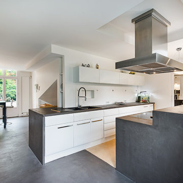 Une cuisine contemporaine - Maison à Paris