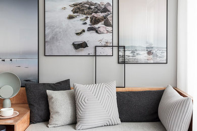 Idéer för nordiska vardagsrum, med grå väggar