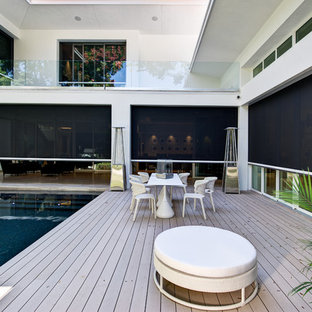 Foto di una terrazza design in cortile
