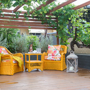 Photo of a contemporary deck in Perth.