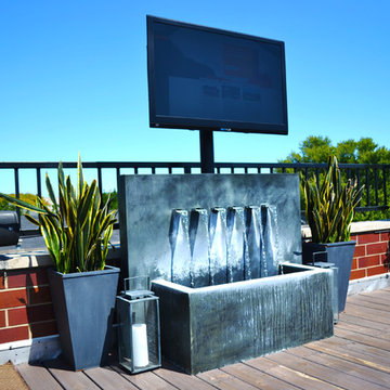 A Lakeview Roof Deck Lounge