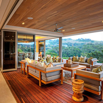 Example of a trendy deck design in Other